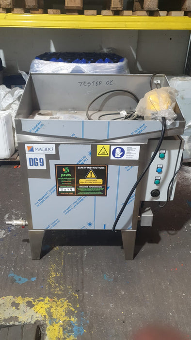 MAQ 30 PRICE INCLUDES UK INSTALATION Machine number 001 PCWS 